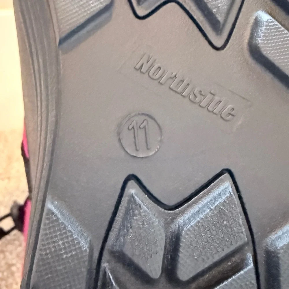 NWT Northside girls’ size 11 Frosty insulated winter boots